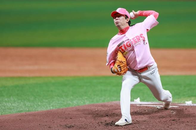 ▲ KIA 선발투수 양현종이 6이닝 5탈삼진 5피안타 1실점(1자책)으로 호투하며 시즌 첫승을 알렸다. [KIA 타이거즈]&nbsp;