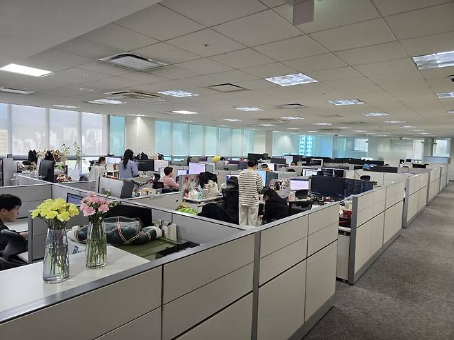 쏠리드 직원들이 업무에 매진하고 있다. 쏠리드 제공