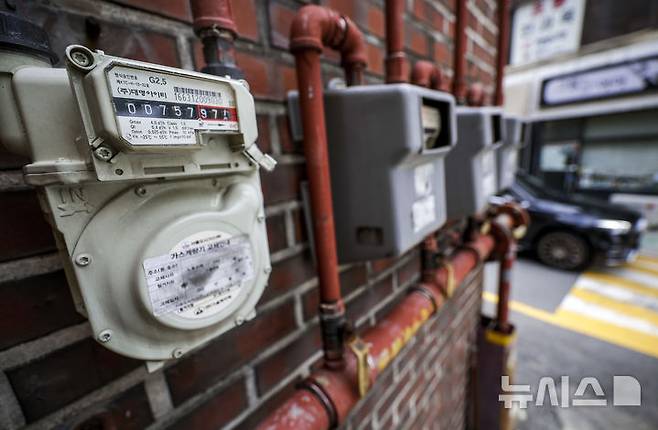 [서울=뉴시스] 정병혁 기자 = 서울시내 주택가에 가스계량기가 설치되어 있다. 2024.08.01. jhope@newsis.com