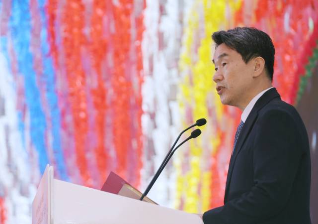 이주호 대통령 권한대행 부총리 겸 교육부 장관이 5일 서울 종로구 조계사에서 열린 불기 2569년 부처님오신날 봉축법요식에서 축사를 하고 있다. 연합뉴스