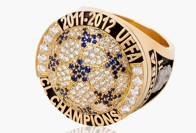 디디에 드로그바가 만든 유럽챔피언스리그 우승 반지. 디애슬레틱