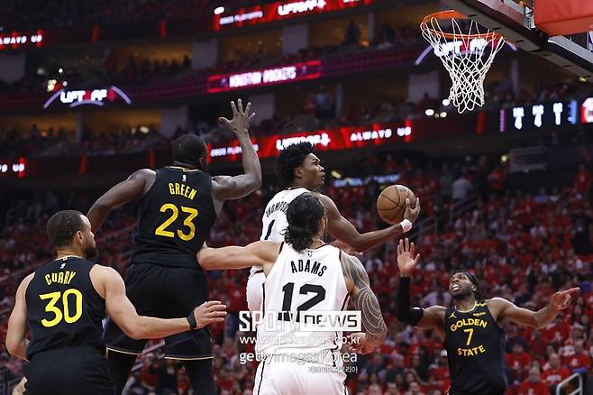 ▲ 엄청난 운동능력을 선보이는 아멘 톰슨.