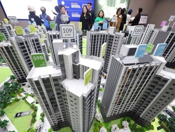 서울의 한 신축아파트 견본주택. 뉴스1