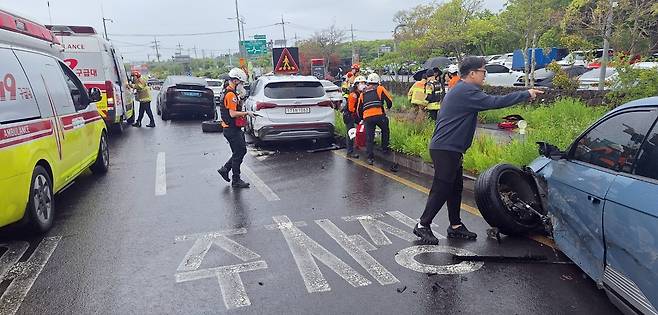 제주 5중 추돌 사고 현장 [제주도소방안전본부 제공. 재판매 및 DB 금지]
