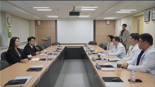 세브란스 어린이병원을 찾은 개혁신당 이준석 대선 후보  [개혁신당 선대본 제공]