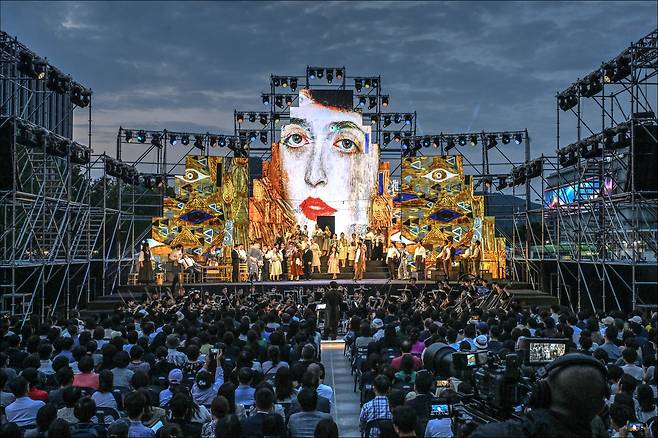 지난해 열린 서울시오페라단의 2024 야외오페라 '카발레리아 루스티카나' 공연 모습(세종문화회관 제공)