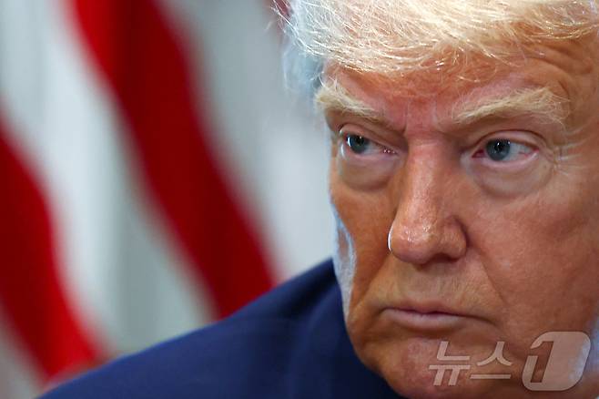 도널드 트럼프 미국 대통령이 30일(현지시간) 미국 워싱턴DC 백악관에서 각료회의를 주재하고 있다. ⓒ 로이터=뉴스1 ⓒ News1 류정민 특파원
