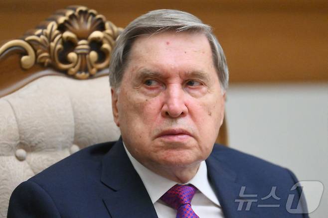 유리 우샤코프 크렘린궁 보좌관이 19일 (현지시간) 평양 금수산 영빈관에서 열린 김정은 북한 국무위원장과 블라디미르 푸틴 러시아 대통령의 회담에 참석을 하고 있다. 2024.06.20 ⓒ AFP=뉴스1 ⓒ News1 우동명 기자