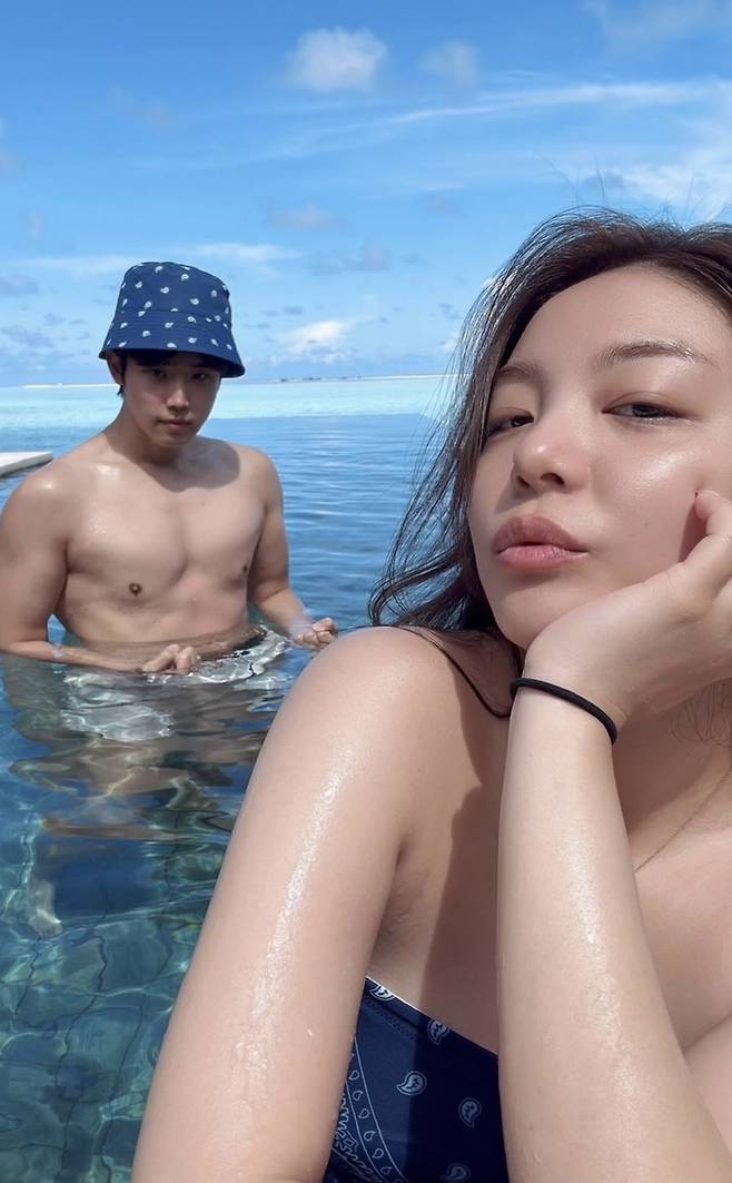 최시훈-에일리. 에일리 인스타그램.