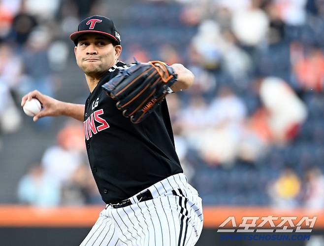 30일 대전한화생명볼파크에서 열린 LG와 한화의 경기, LG 선발투수 치리노스의 역투하고 있다. 대전=허상욱 기자wook@sportschosun.comm/2025.04.30/