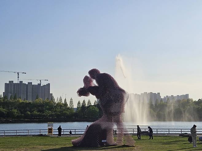 오늘날씨, 내일날씨, 주간날씨 예보 ⓒbnt뉴스= 연휴 마지막날이자 화요일인 오늘(6일) 날씨는 전국이 대체로 흐리겠고, 일부지역에 비가 내리겠다.