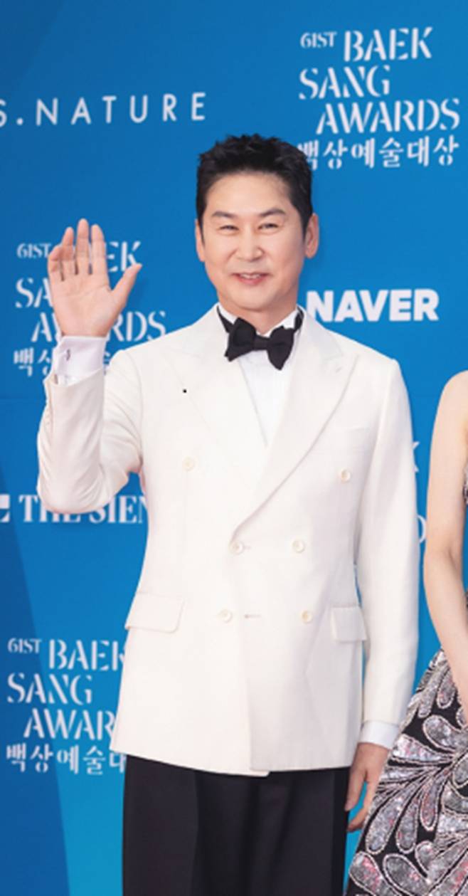 백상예술대상 신동엽 수상, “유재석은 고인물” 누리꾼 반응 ©bnt뉴스