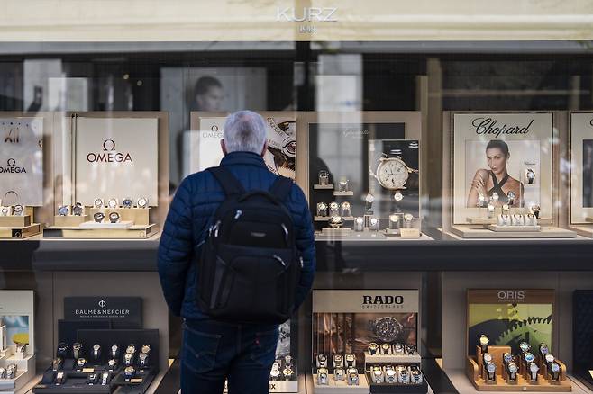 스위스 취리히에 여러 브랜드의 시계들이 진열돼있는 모습. /EPA=연합뉴스