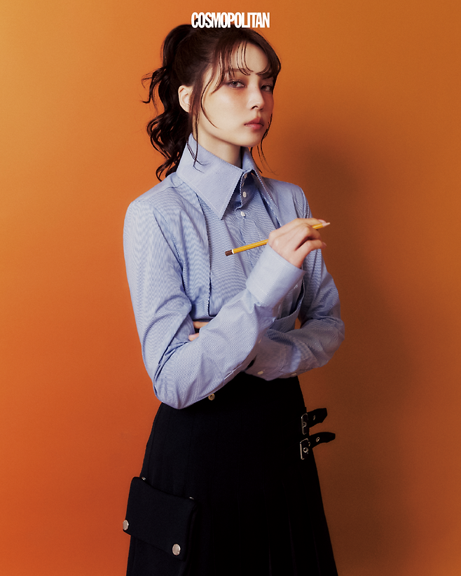 셔츠 Ottolinger by Adekuver. 플리츠스커트 Open Yy.