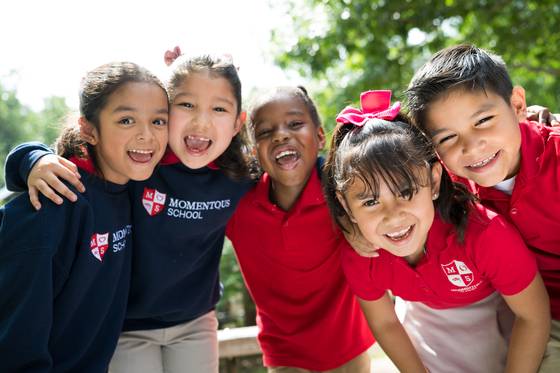 세일스맨십 클럽이 만든 특수 학교 MOMENTOUS INSTITUTE의 학생들. 사진 세일스맨십 클럽