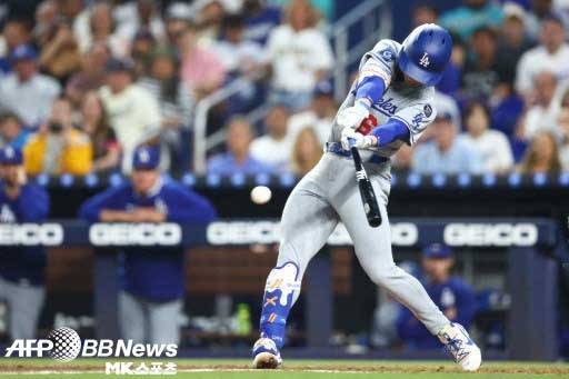 김혜성이 메이저리그 데뷔 첫 안타를 기록했다. 사진(美 마이애미)=ⓒAFPBBNews = News1