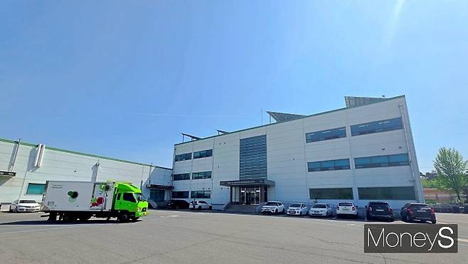 충북 증평 도안에 있는 풀무원녹즙 공장 외부 전경. /사진=황정원 기자