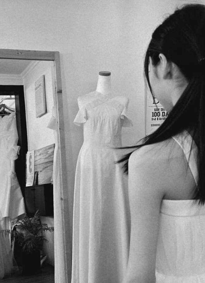 아이유가 아역배우 김태연의 백상예술대상 시상식 참가를 도왔다. 배우 김태연 인스타그램