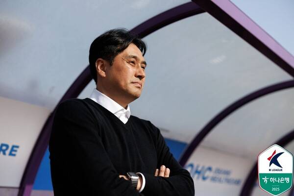 ▲ 개그맨 '이경규의 사위'로 잘 알려진 FC안양 중앙 수비수 김영찬은 유병훈 감독이 이정효 광주FC 감독 이상으로 유명세를 탈 것이라며 함께 성장하고 있음을 강조했다. ⓒ한국프로축구연맹