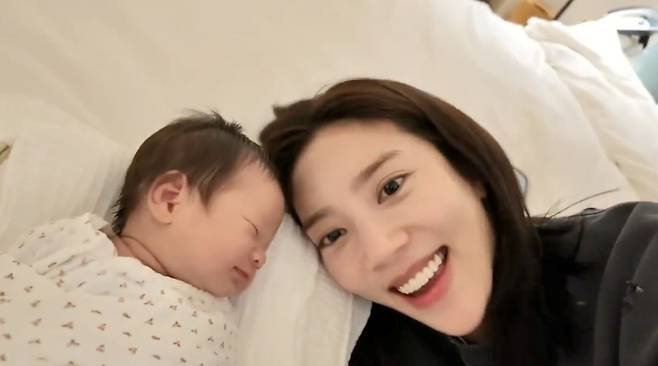 손담비와 딸. 사진|TV CHOSUN