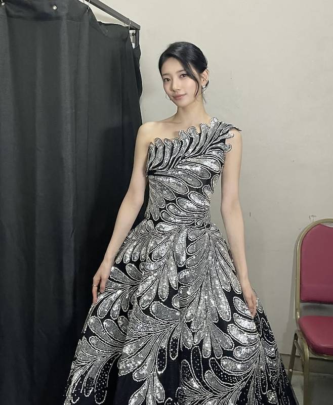 수지. 사진|매니지먼트 숲 인스타그램