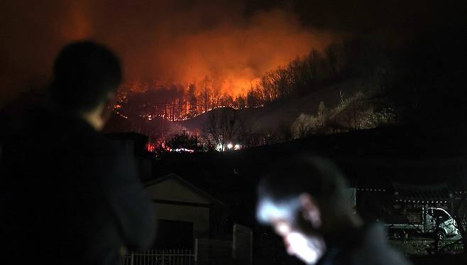 이 책은 범죄 피해자들이 겪는 다양한 트라우마 증상과 이를 치료하는 방법을 다룬다.[사진 | 연합뉴스]