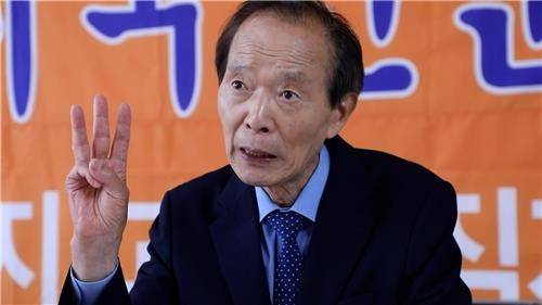 2023년 7월 연합뉴스와 인터뷰 중인 장기표 특권폐지국민운동본부 대표 [촬영 이건희]