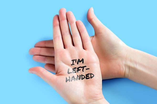 조현병, 자폐증, 지적 장애와 같은 질환을 가진 사람들은 일반인에 비해 왼손잡이 비율이 현저히 높은 것으로 나타났다. [사진= 게티이미지뱅크]