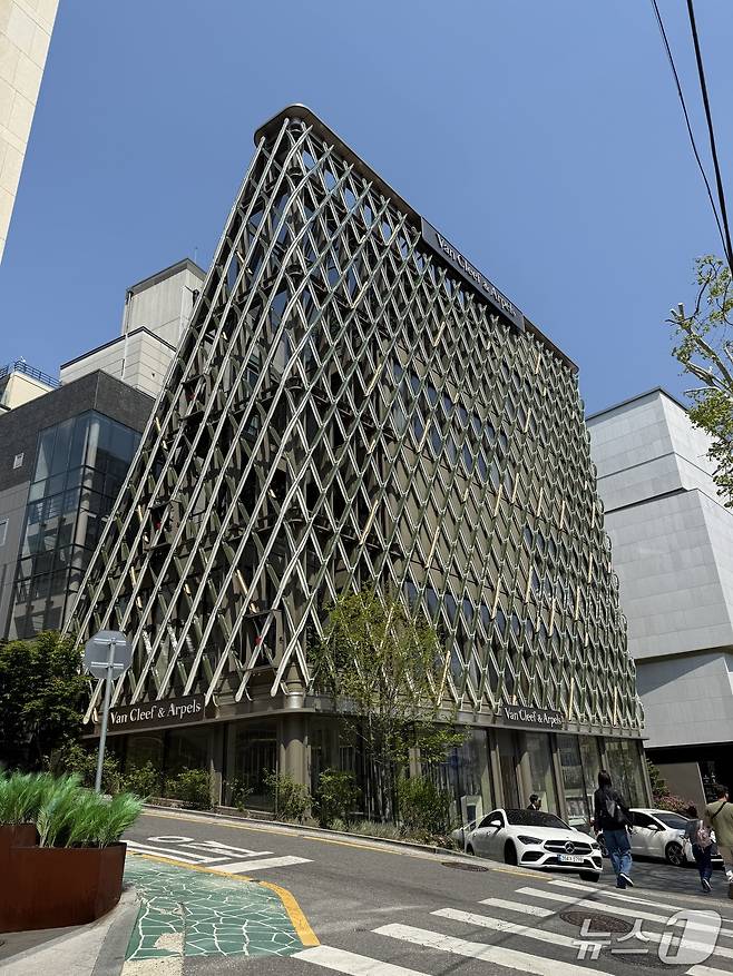 반클리프앤아펠 매장 모습.ⓒ 뉴스1/김진희 기자.