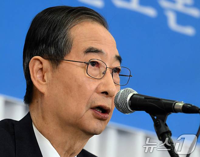 한덕수 무소속 대통령선거 예비후보가 6일 서울 중구 코리아나호텔에서 열린 관훈클럽 초청 토론회에서 기조연설을 하고 있다. 2025.5.6/뉴스1 ⓒ News1 국회사진취재단