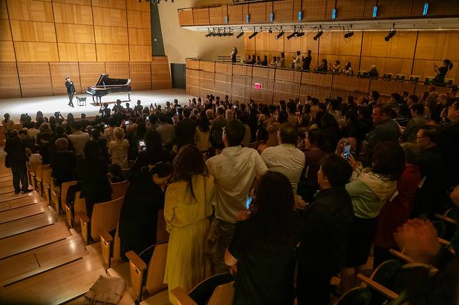 2일 선우예권의 공연이 끝난 후 관객들은 기립하며 뜨거운 박수와 환호를 보냈다. (한국메세나협회 제공)