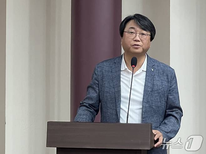 김현규 한국모바일게임협회 부회장이 7일 '게임 산업 진흥을 위한 업계 간담회'에서 발제하고 있다.2025.5.7/뉴스1 ⓒ 뉴스1 김민재 기자