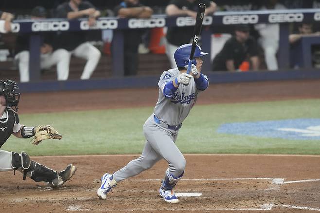 김혜성은 7일(한국시간) 미국 플로리다주 마이애미 론디포 파크에서 열린 2025 메이저리그(ML) 마이애미전에 9번 2루수로 선발 출전해 안타를 쳤다. 사진 | AFP 연합뉴스