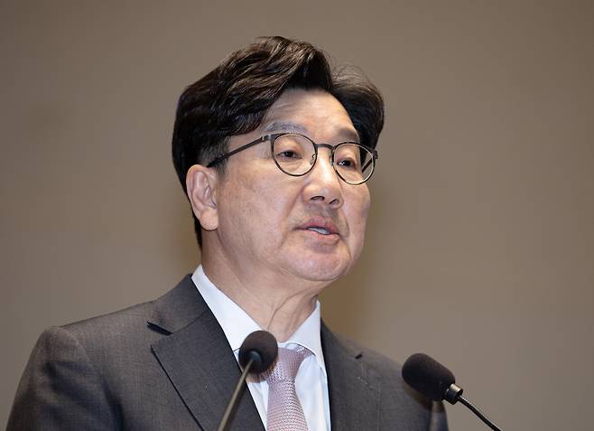 권성동 국민의힘 원내대표가 8일 오후 서울 여의도 국회에서 열린 의원총회에서 발언을 하고 있다. /뉴스1