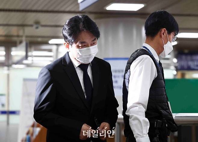 류화현 위메프 대표가 지난달 8일 티메프 미정산 사태 초래 혐의로 서울 서초구 서울중앙지방법원에서 열린 1차 공판에 출석하고 있다.ⓒ뉴시스