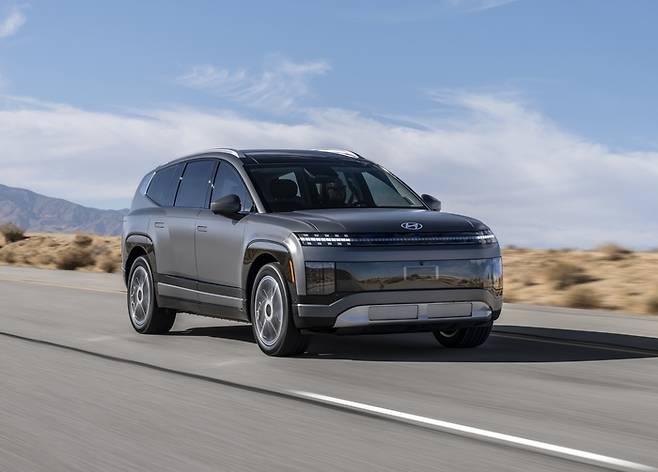 이달부터 미국 출고를 개시하는 현대차 아이오닉 9.