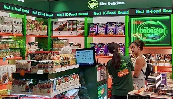 인천공항 제1여객터미널 신세계면세점에 오픈한 CJ제일제당 비비고 단독매장. CJ제일제당 제공