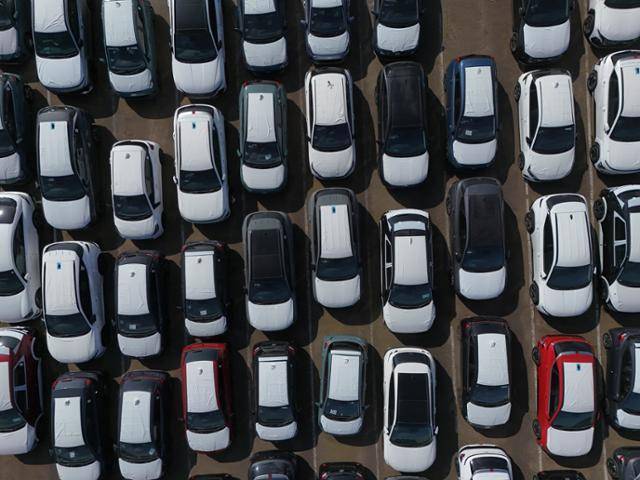 3월 2일 영국 에식스주 틸버리항에서 수출용 자동차들이 선적을 기다리고 있다. 틸버리(영국)=EPA 연합뉴스