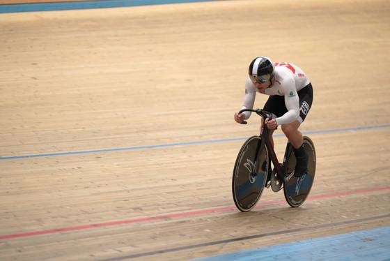 사이클 국가대표 선발전에서 트랙을 질주하는 최태호. 주니어 세계 1위다. [사진 대한사이클연맹]
