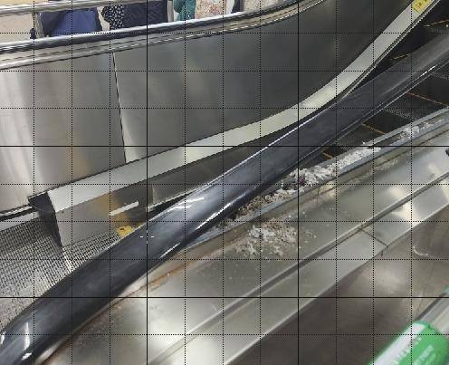 고장 난 에스컬레이터 . 연합뉴스 제공