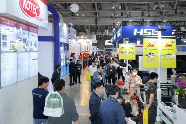 제12회 부산국제기계대전이 5월 20~23일 벡스코에서 열린다. 사진은 예전 부산국제기계대전 모습. 부산기계공업협동조합 제공