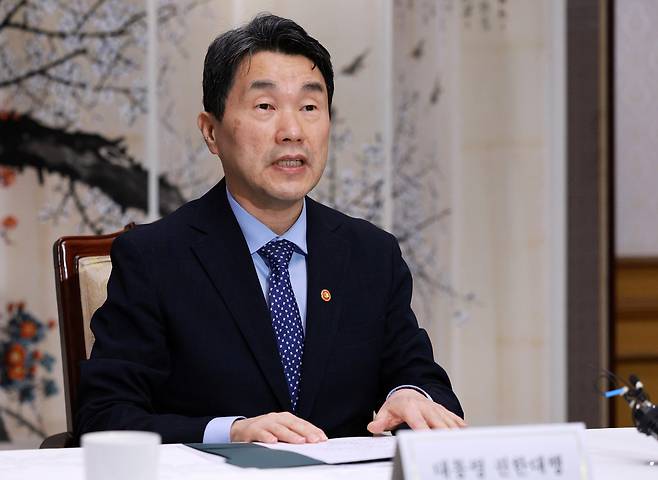 Acting President and Education Minister Lee Ju-ho speaks at the economic security meeting in Seoul at the Seoul Government Complex on Wednesday. (Yohap)