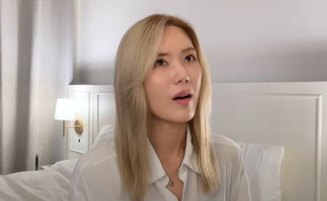 그룹 씨야 출신 가수 김연지가 성대 낭종 수술로 활동을 잠시 중단한다는 안타까운 소식을 전했다. [사진출처 = 김연지 유튜브 채널 캡처]