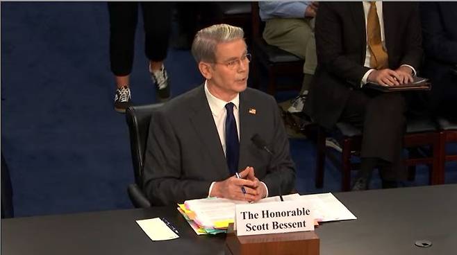 [워싱턴=뉴시스]스콧 베선트 미국 재무장관이 6일(현지 시간) 미국 하원 세출위원회 청문회에 참석해 질의에 답변하고 있다. (사진=미 하원 세출위 홈페이지). 2025.05.06. *재판매 및 DB 금지