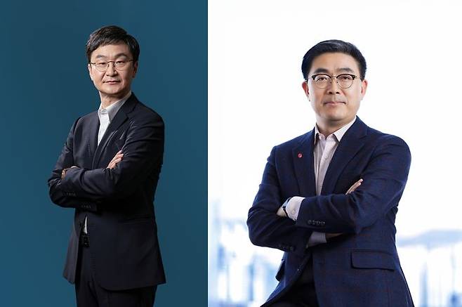 [서울=뉴시스]이종혁 삼성디스플레이 부사장(대형디스플레이사업부장·사진 왼쪽)이 올해 세계정보디스플레이학회(SID) 공로상 수상자로 선정됐다. 김병구 LG디스플레이 전무는 학회 석학회원에 선임됐다. (사진 = 업체 제공) 2025.05.07. photo@newsis.com *재판매 및 DB 금지