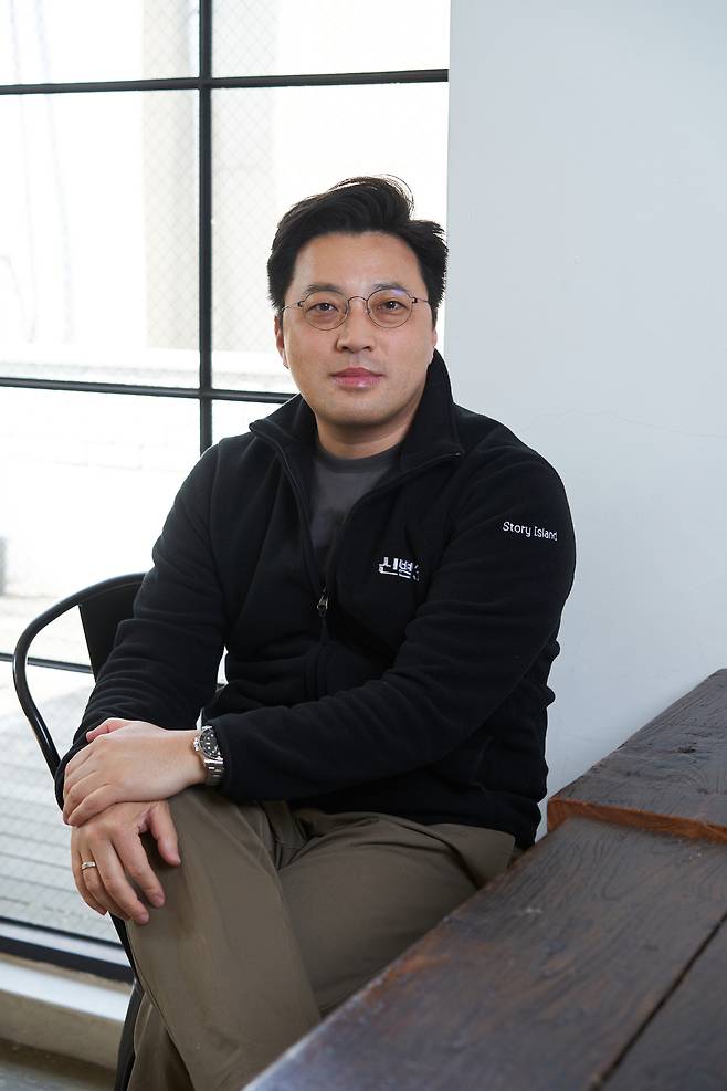 지니TV 오리지널 드라마 ‘신병 3’의 민진기 감독. 사진 스튜디오 지니