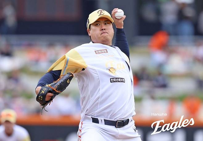 류현진이 지난 6일 대전 삼성전에 선발 등판해 역투하고 있다. 한화 이글스 제공