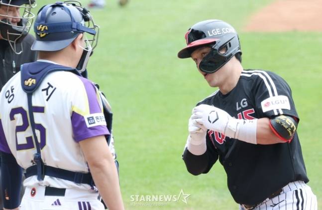 LG 트윈스 박동원(오른쪽). /사진=김진경 대기자