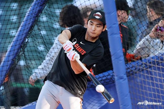 7일 경기를 앞두고 타격 훈련하는 이정후의 모습. /AFPBBNews=뉴스1