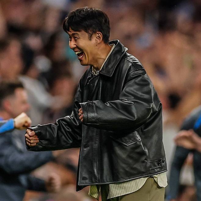 토트넘 내부 소식을 전하는 폴 오키프는 지난 6일(한국시간) 토트넘 주장 손흥민이 만약 토트넘이 보되/글림트(노르웨이)를 넘어설 경우, 유럽축구연맹(UEFA) 유로파리그 결승전에 맞춰서 돌아올 것으로 예상된다고 전했다. 토트넘